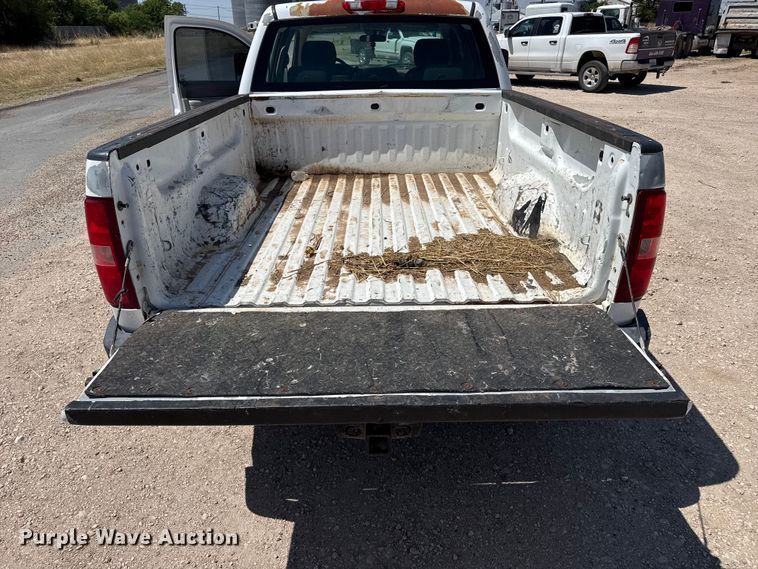 image for item EW4586 2013 Chevrolet Silverado 2500HD Crew Cab pickup truck