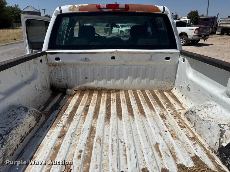 image for item EW4586 2013 Chevrolet Silverado 2500HD Crew Cab pickup truck