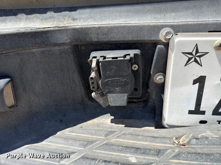 image for item EW4586 2013 Chevrolet Silverado 2500HD Crew Cab pickup truck