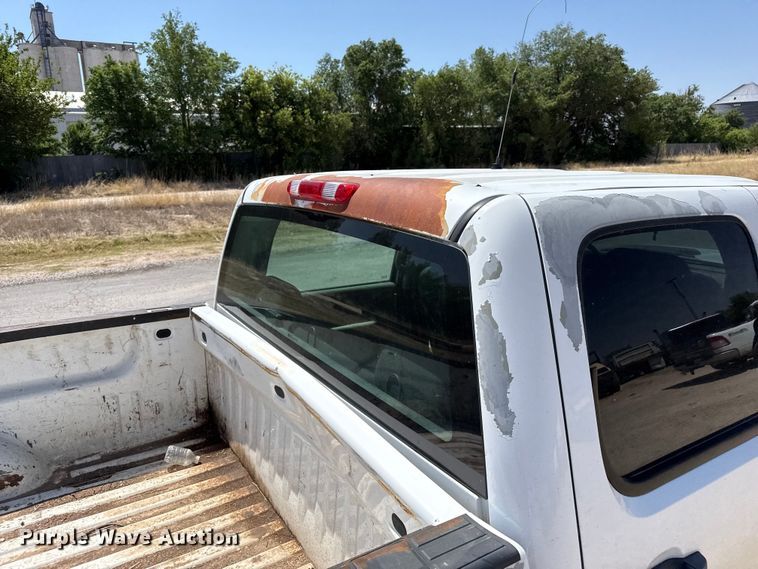 image for item EW4586 2013 Chevrolet Silverado 2500HD Crew Cab pickup truck