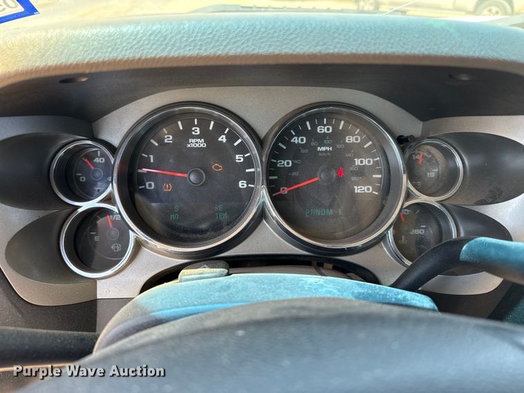 image for item EW4586 2013 Chevrolet Silverado 2500HD Crew Cab pickup truck