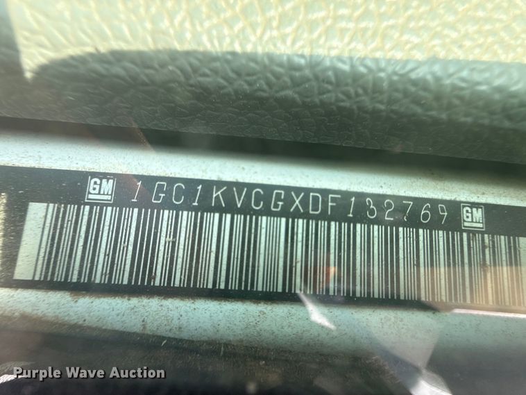 image for item EW4586 2013 Chevrolet Silverado 2500HD Crew Cab pickup truck