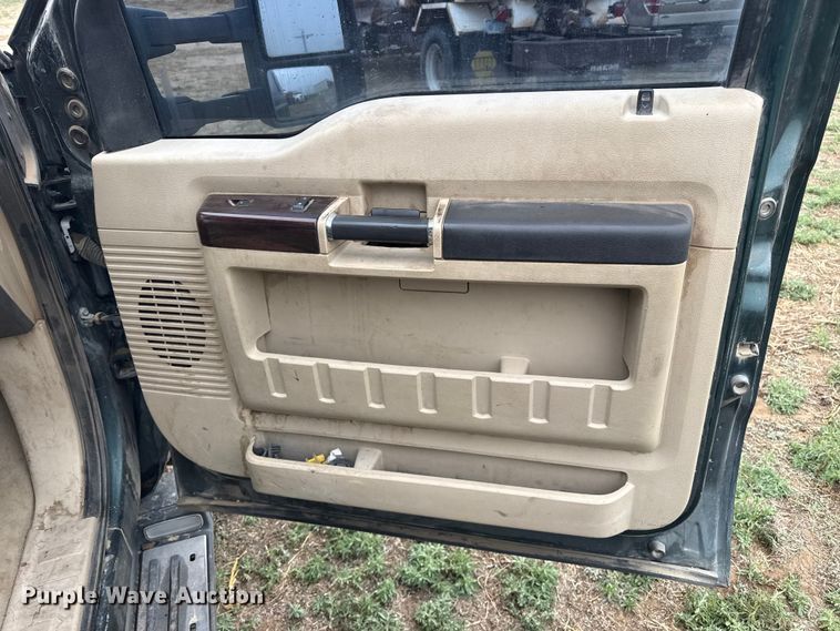 image for item FB6495 2008 Ford F350  Super Duty Crew Cab dump flatbed pickup truck