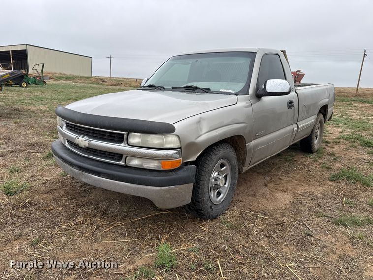 image for item FB6498 2000 Chevrolet Silverado 1500 pickup truck