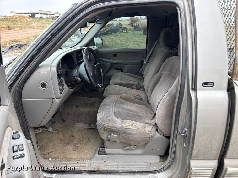 image for item FB6498 2000 Chevrolet Silverado 1500 pickup truck