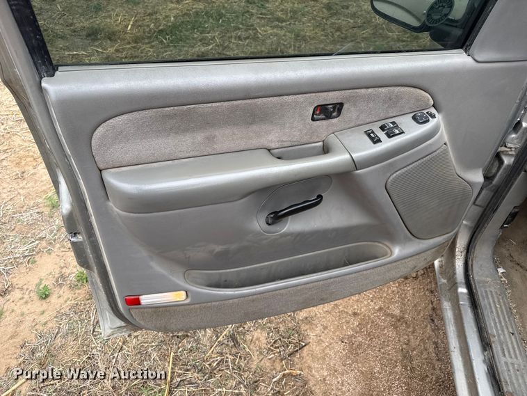 image for item FB6498 2000 Chevrolet Silverado 1500 pickup truck