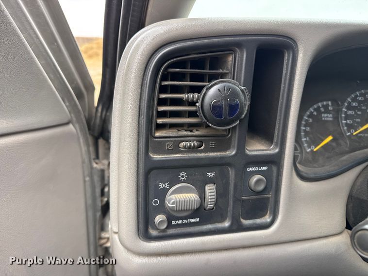 image for item FB6498 2000 Chevrolet Silverado 1500 pickup truck