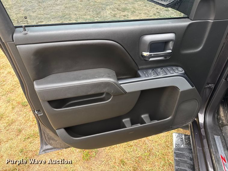 image for item FB6517 2016 Chevrolet Silverado 1500 Crew Cab pickup truck