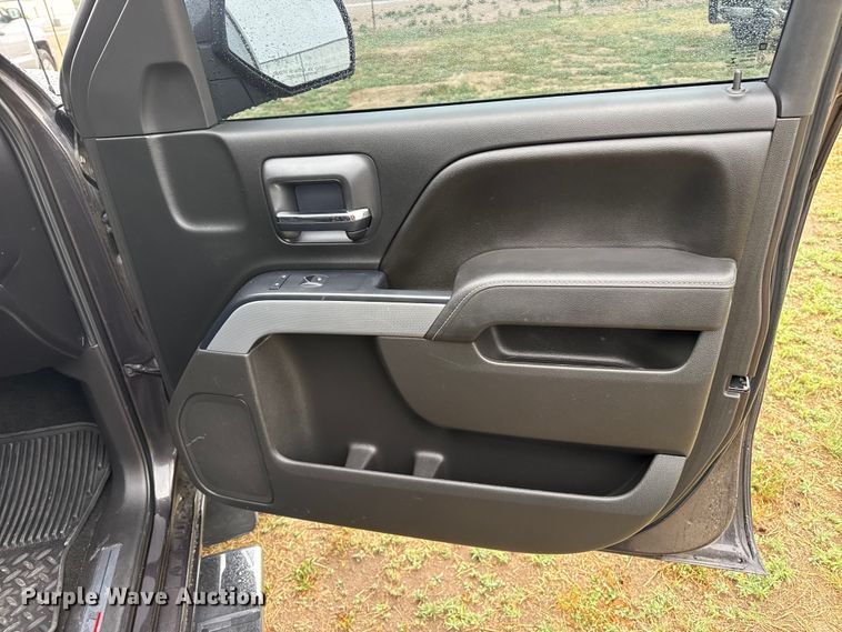 image for item FB6517 2016 Chevrolet Silverado 1500 Crew Cab pickup truck