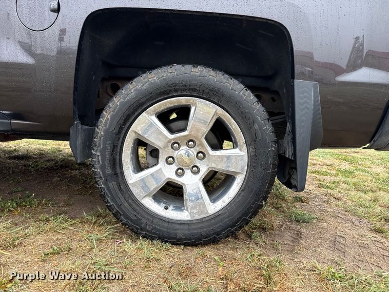 image for item FB6517 2016 Chevrolet Silverado 1500 Crew Cab pickup truck
