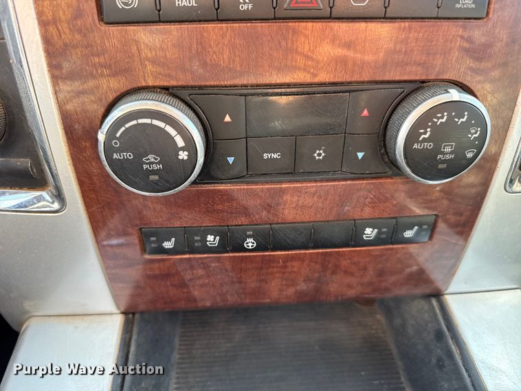 image for item FB7398 2012 Dodge Ram 2500 Crew Cab pickup truck