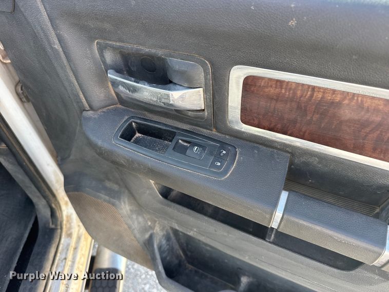 image for item FB7398 2012 Dodge Ram 2500 Crew Cab pickup truck