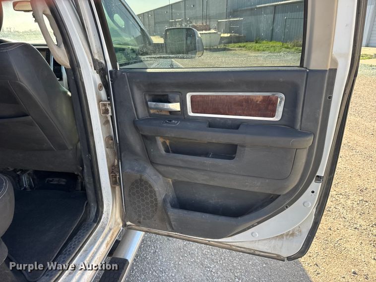 image for item FB7398 2012 Dodge Ram 2500 Crew Cab pickup truck