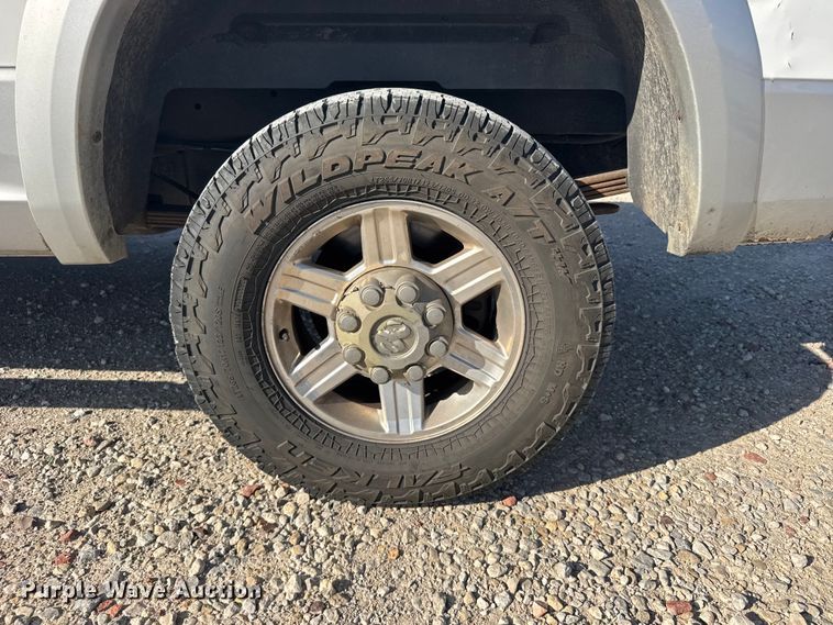 image for item FB7398 2012 Dodge Ram 2500 Crew Cab pickup truck