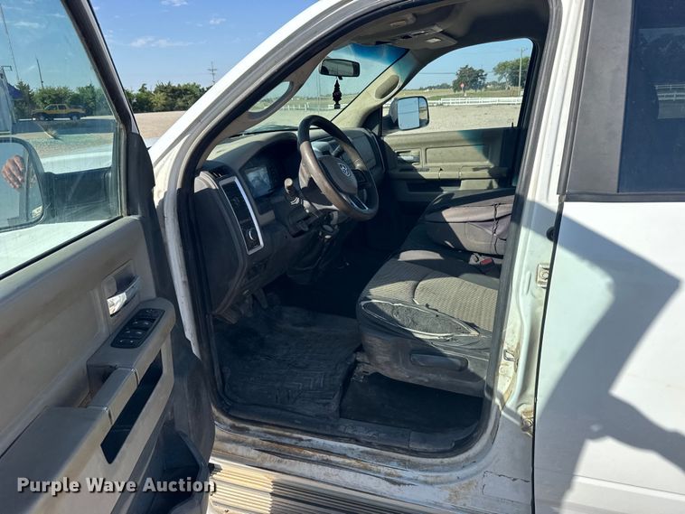 image for item FB7399 2012 Dodge Ram 2500 Crew Cab utility bed pickup truck