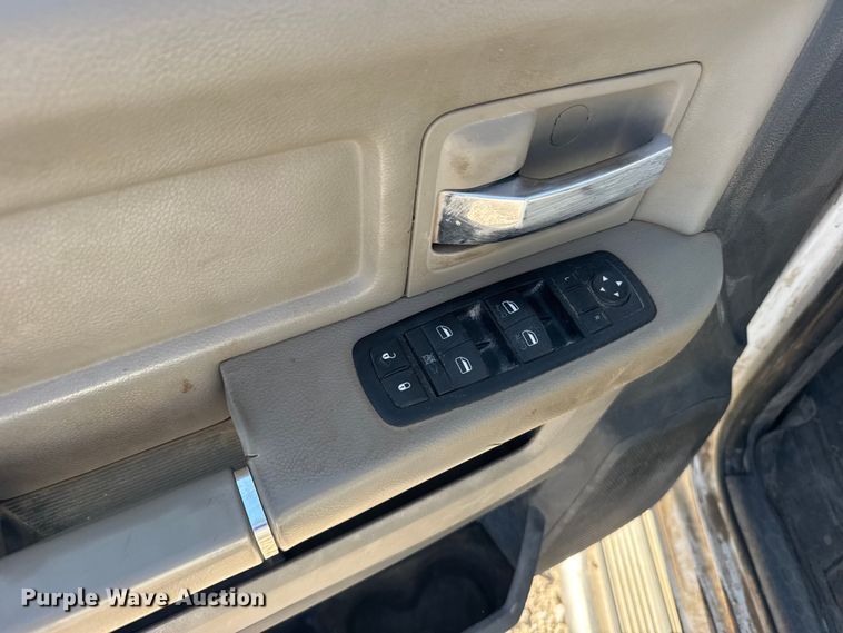 image for item FB7399 2012 Dodge Ram 2500 Crew Cab utility bed pickup truck
