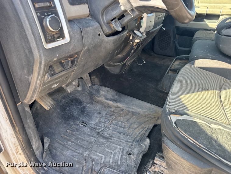 image for item FB7399 2012 Dodge Ram 2500 Crew Cab utility bed pickup truck