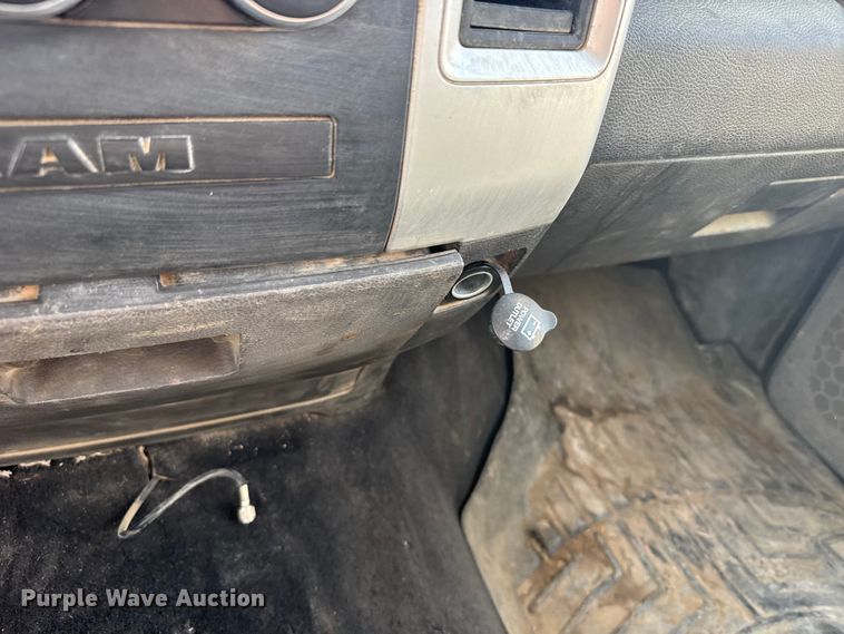 image for item FB7399 2012 Dodge Ram 2500 Crew Cab utility bed pickup truck