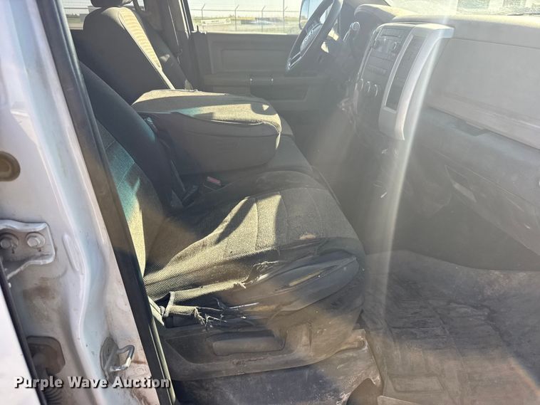 image for item FB7399 2012 Dodge Ram 2500 Crew Cab utility bed pickup truck