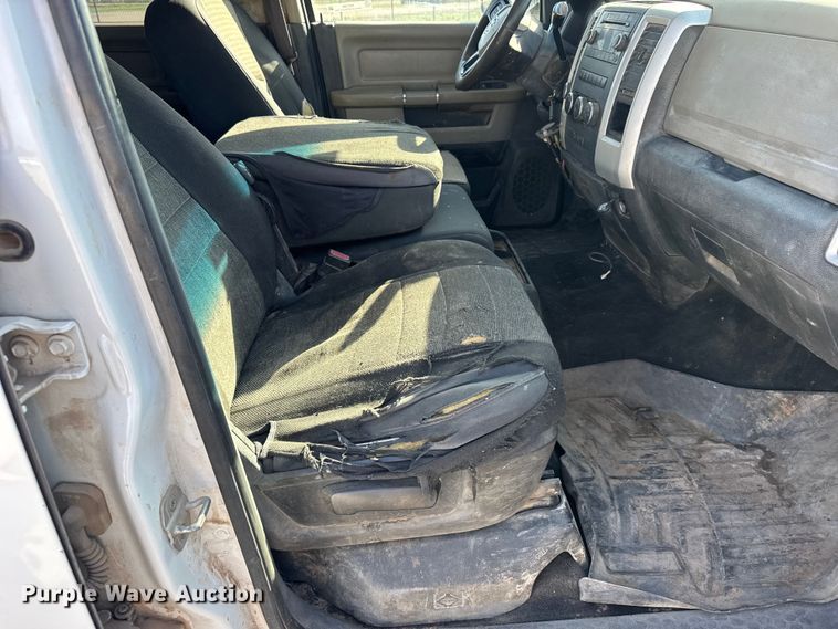 image for item FB7399 2012 Dodge Ram 2500 Crew Cab utility bed pickup truck