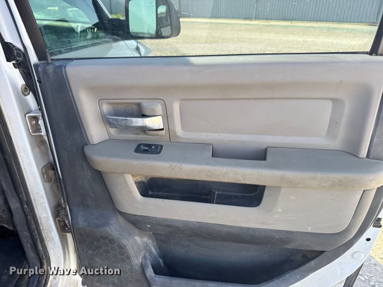 image for item FB7399 2012 Dodge Ram 2500 Crew Cab utility bed pickup truck