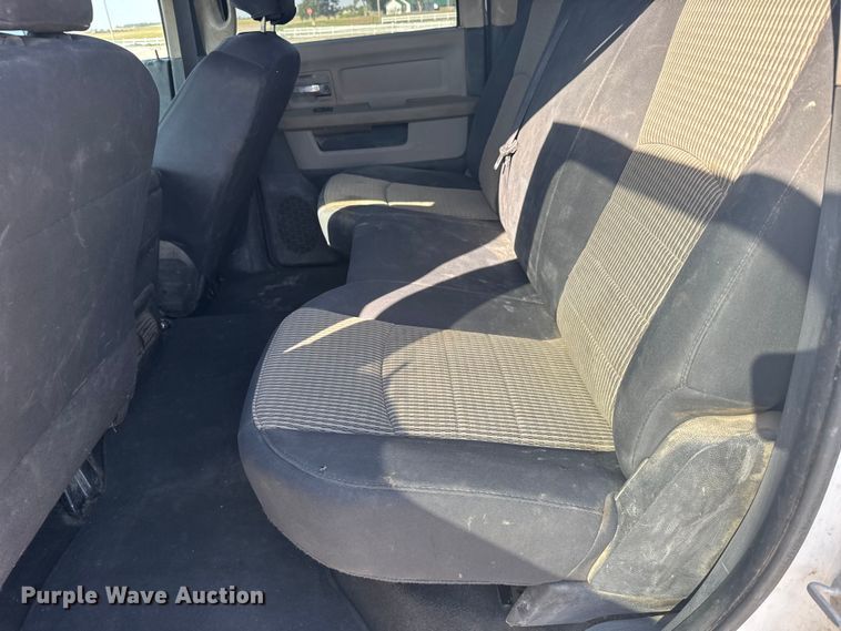 image for item FB7399 2012 Dodge Ram 2500 Crew Cab utility bed pickup truck