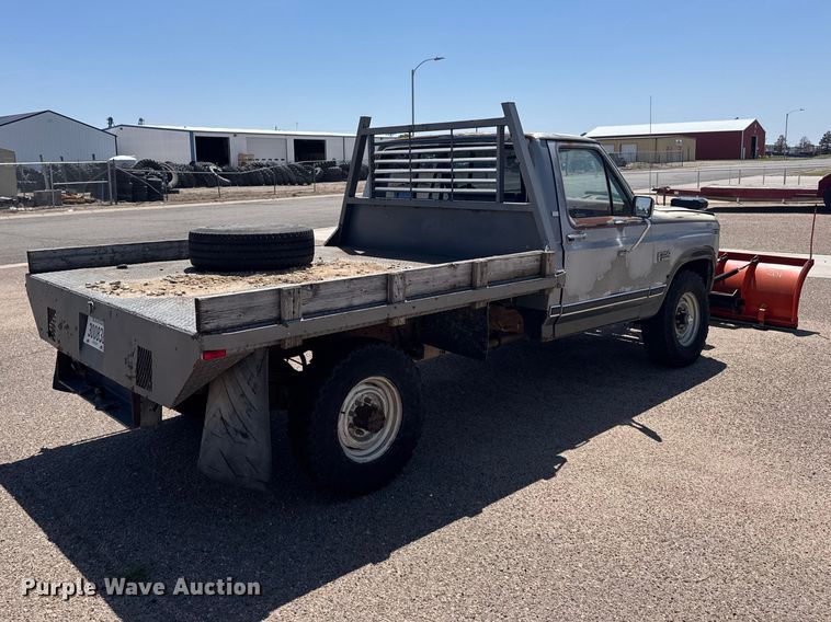 image for item FB7400 1986 Ford F250 pickup truck