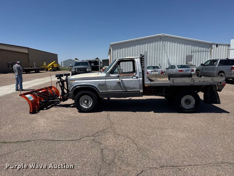 image for item FB7400 1986 Ford F250 pickup truck