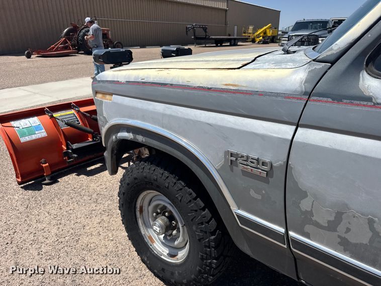image for item FB7400 1986 Ford F250 pickup truck