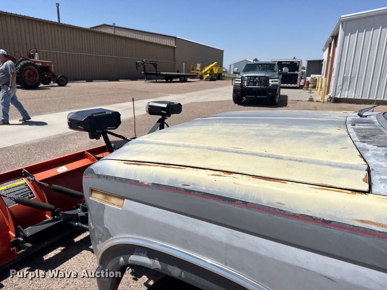 image for item FB7400 1986 Ford F250 pickup truck