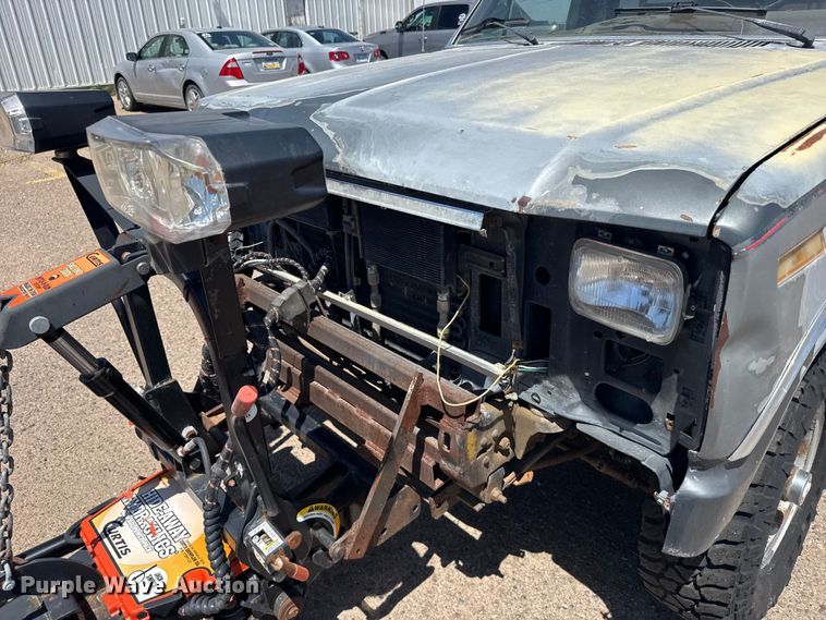 image for item FB7400 1986 Ford F250 pickup truck