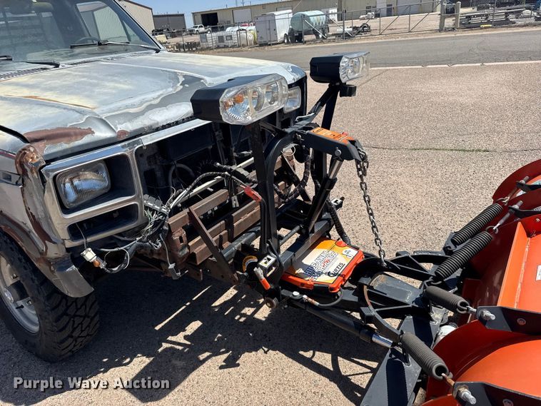 image for item FB7400 1986 Ford F250 pickup truck