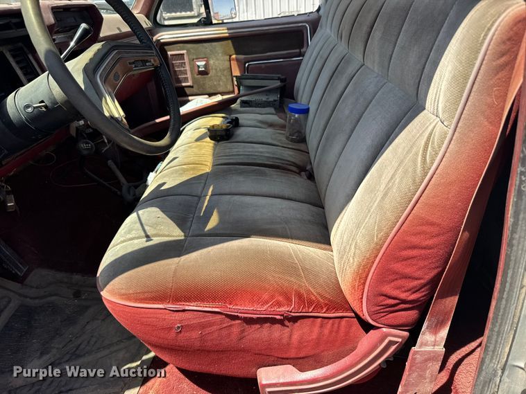 image for item FB7400 1986 Ford F250 pickup truck