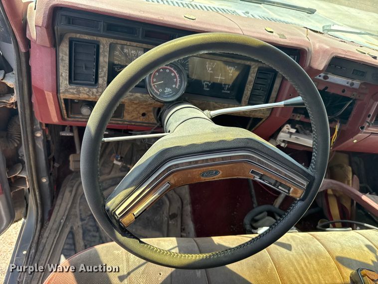 image for item FB7400 1986 Ford F250 pickup truck