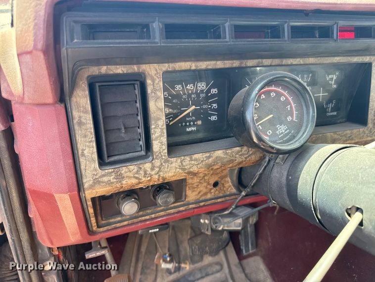 image for item FB7400 1986 Ford F250 pickup truck
