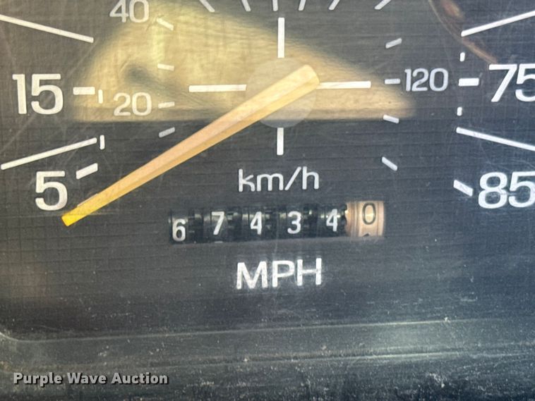 image for item FB7400 1986 Ford F250 pickup truck