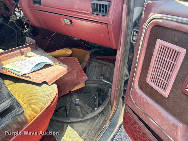 image for item FB7400 1986 Ford F250 pickup truck