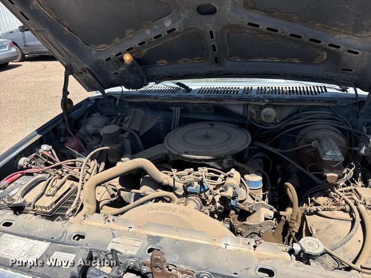 image for item FB7400 1986 Ford F250 pickup truck