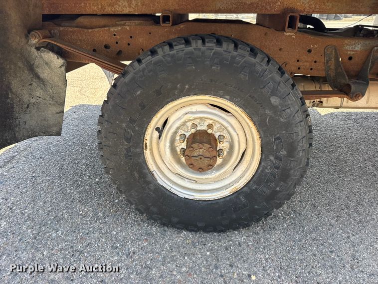 image for item FB7400 1986 Ford F250 pickup truck