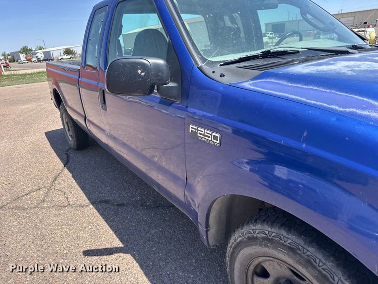 image for item FB7401 2003 Ford F250 Super Duty Ext. Cab pickup truck