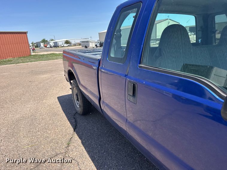 image for item FB7401 2003 Ford F250 Super Duty Ext. Cab pickup truck