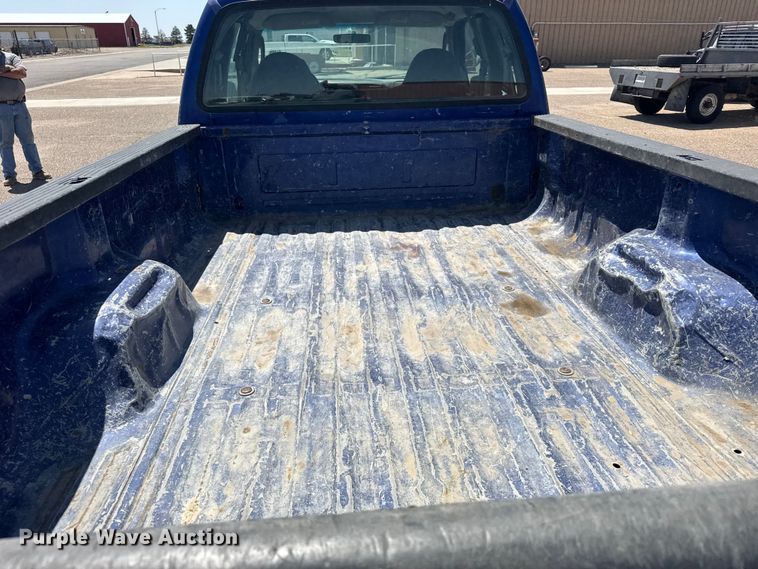 image for item FB7401 2003 Ford F250 Super Duty Ext. Cab pickup truck