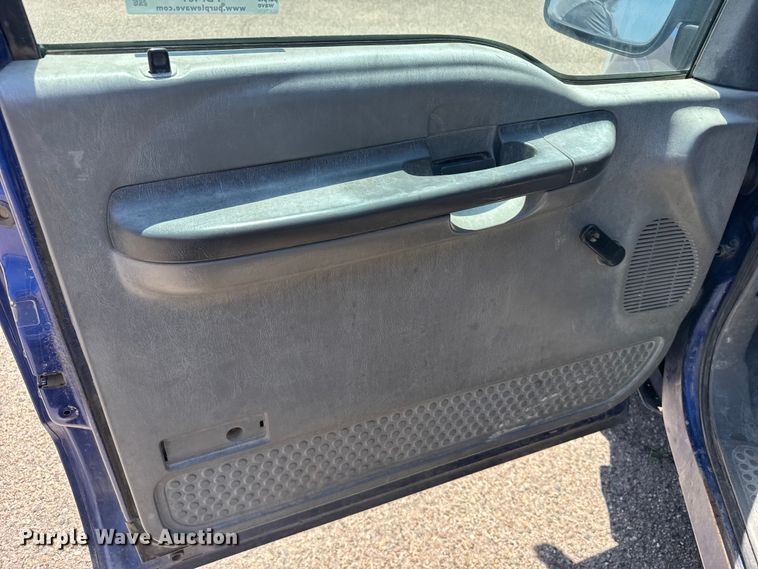 image for item FB7401 2003 Ford F250 Super Duty Ext. Cab pickup truck