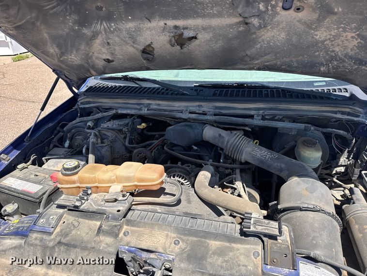 image for item FB7401 2003 Ford F250 Super Duty Ext. Cab pickup truck