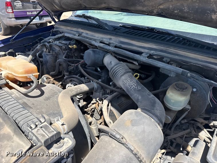 image for item FB7401 2003 Ford F250 Super Duty Ext. Cab pickup truck