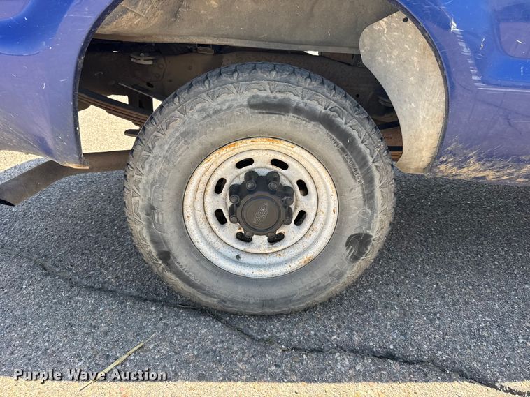 image for item FB7401 2003 Ford F250 Super Duty Ext. Cab pickup truck