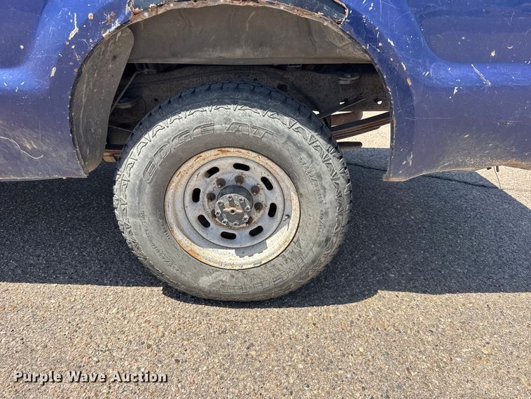 image for item FB7401 2003 Ford F250 Super Duty Ext. Cab pickup truck
