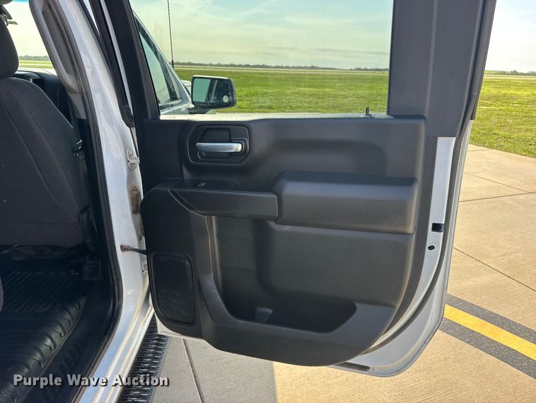 image for item FB7403 2023 GMC Sierra 2500HD Crew Cab utility bed pickup truck