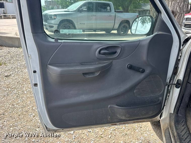 image for item FB7406 2001 Ford F150 Ext. Cab pickup truck