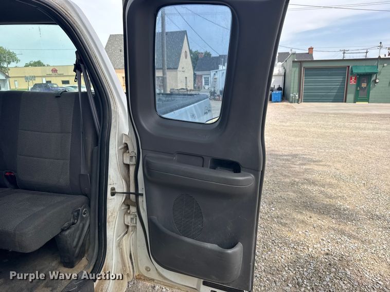 image for item FB7406 2001 Ford F150 Ext. Cab pickup truck